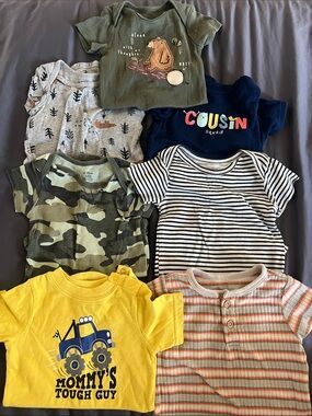 Lot of 7 short sleeve onesies striped, camo, monster truck, bears size 12 months